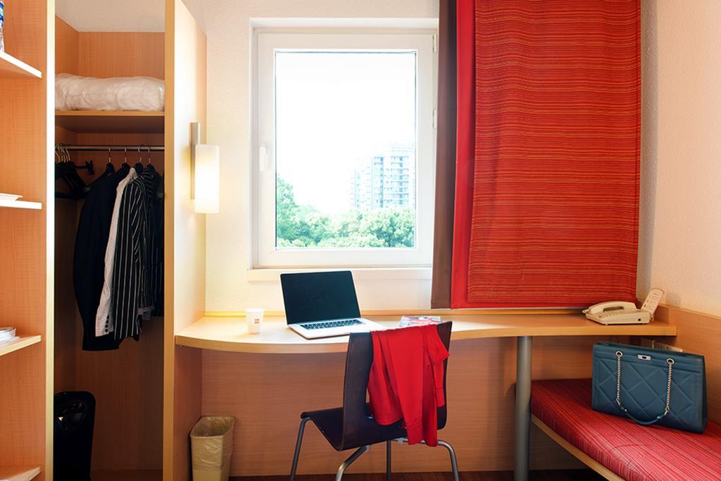 Ibis Ningbo Qianhu Plaza Hotel מראה חיצוני תמונה