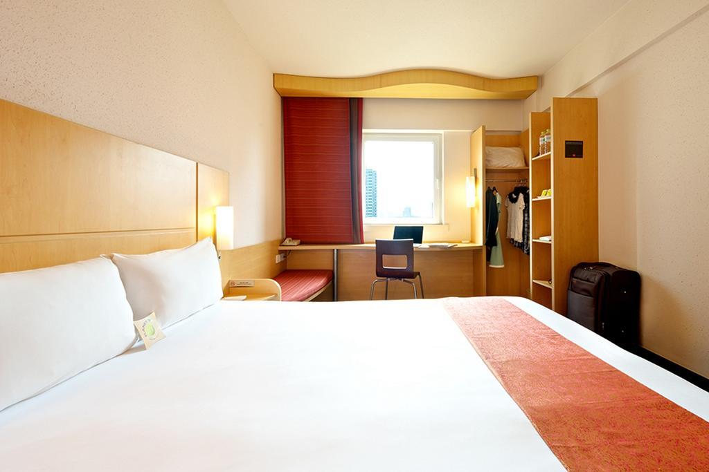 Ibis Ningbo Qianhu Plaza Hotel מראה חיצוני תמונה