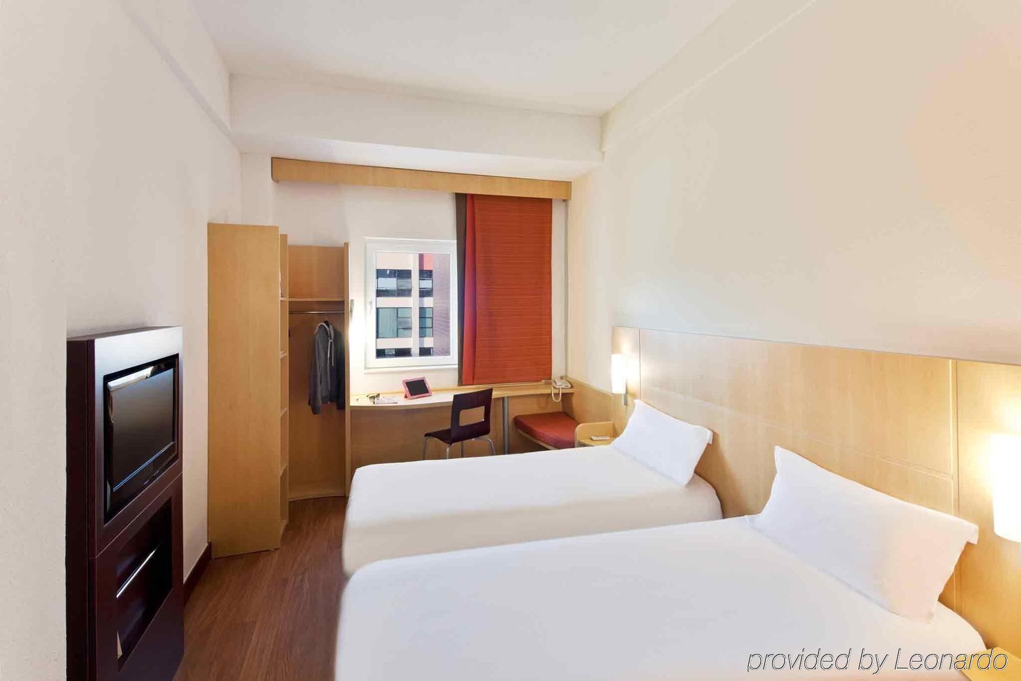 Ibis Ningbo Qianhu Plaza Hotel מראה חיצוני תמונה